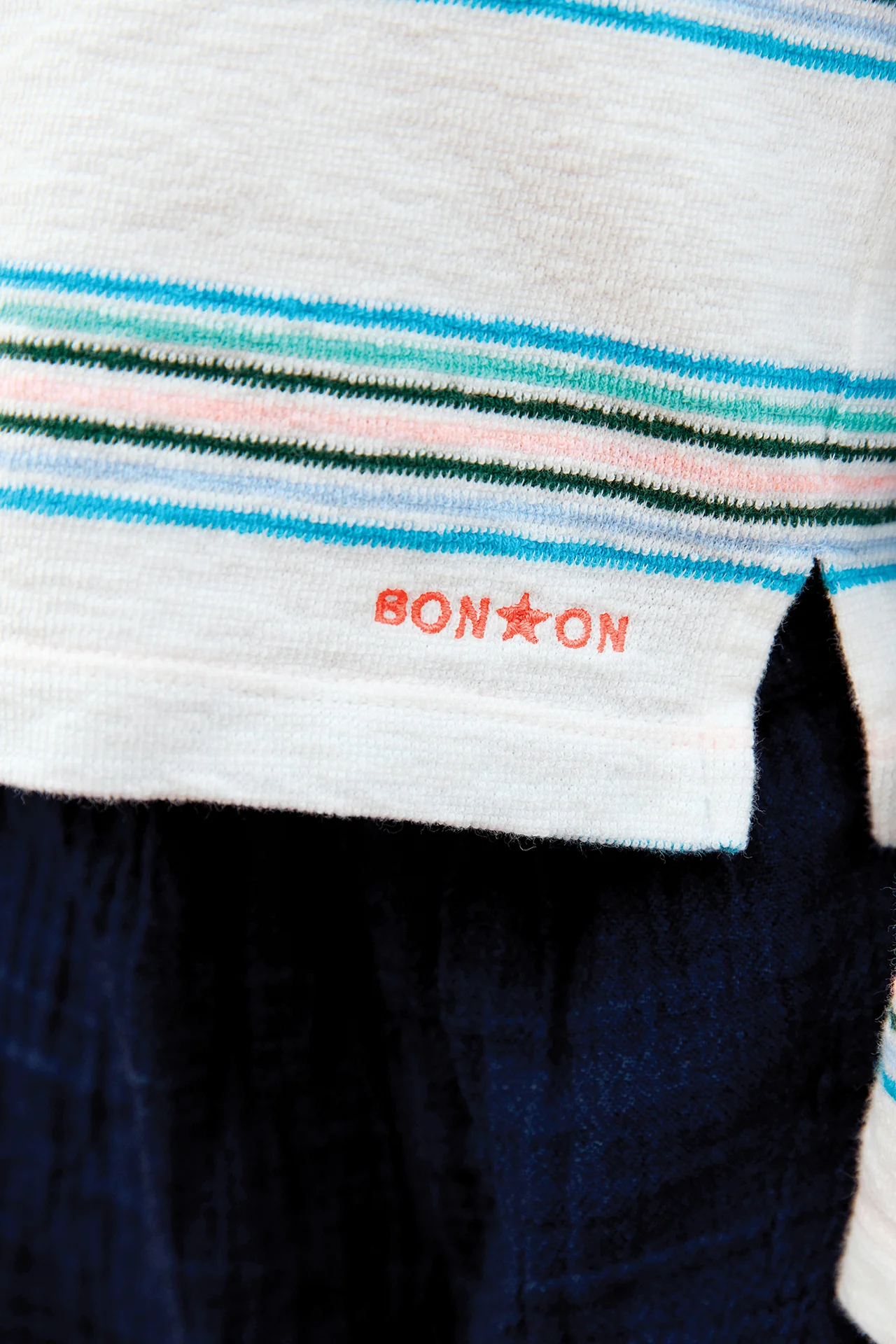 T-Shirt - Rainbow Ecru Bonton - Image 3